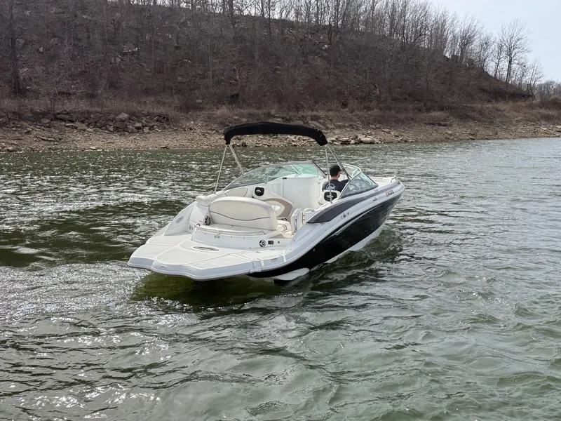 Slide: The Image of Cruisers Yachts 258 Bowrider 2013 - 10