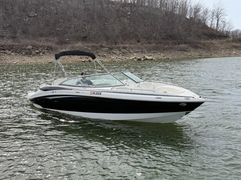 Slide: The Image of Cruisers Yachts 258 Bowrider 2013 - 11