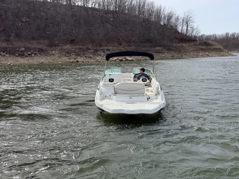 Slide: The Image of Cruisers Yachts 258 Bowrider 2013 - 12