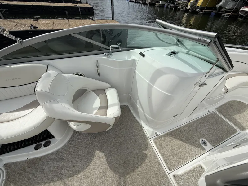 Slide: The Image of Cruisers Yachts 258 Bowrider 2013 - 15