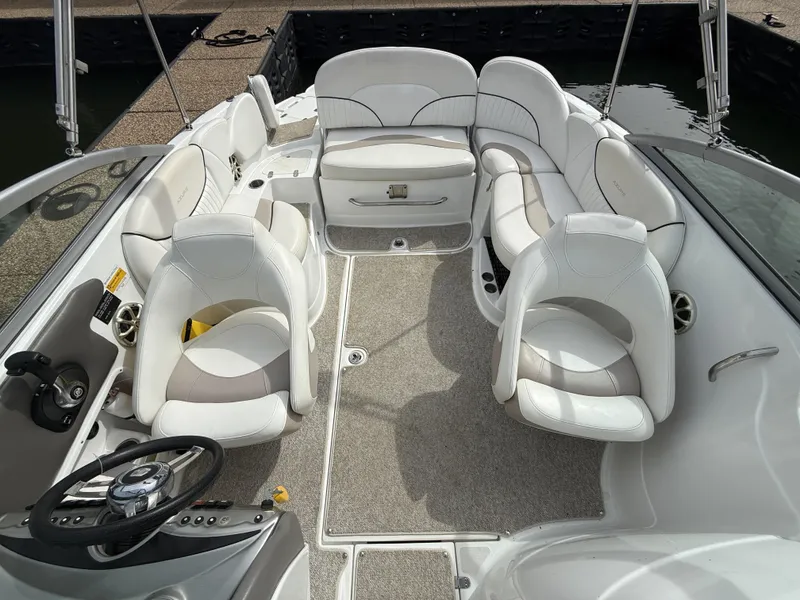 Slide: The Image of Cruisers Yachts 258 Bowrider 2013 - 17