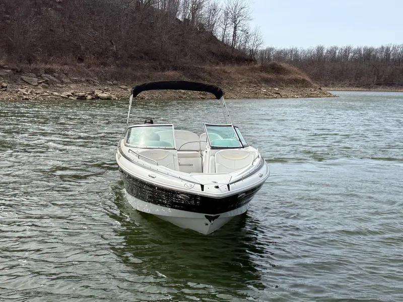Slide: The Image of Cruisers Yachts 258 Bowrider 2013 - 22