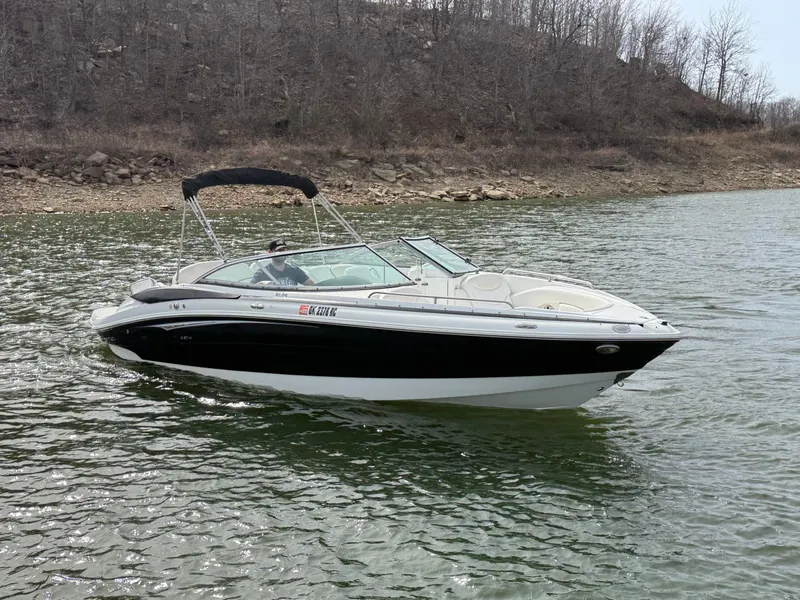 Slide: The Image of Cruisers Yachts 258 Bowrider 2013 - 29
