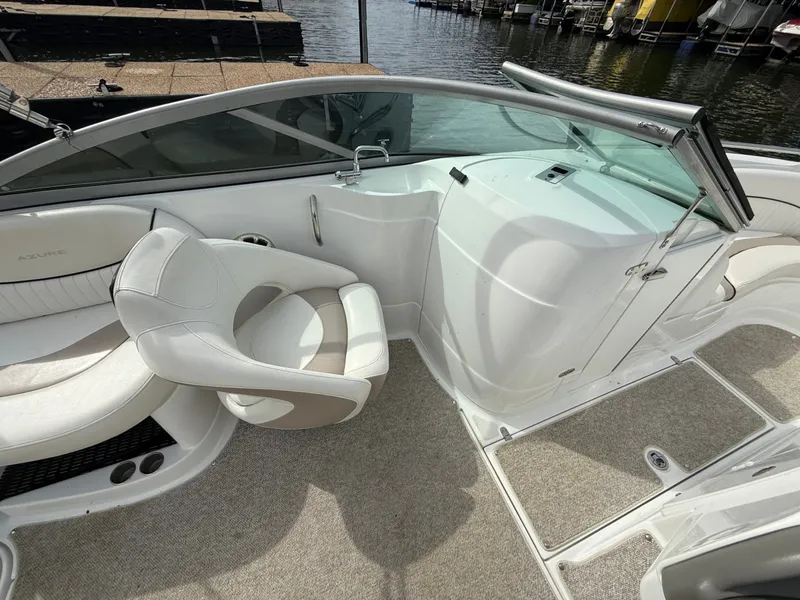 Slide: The Image of Cruisers Yachts 258 Bowrider 2013 - 33