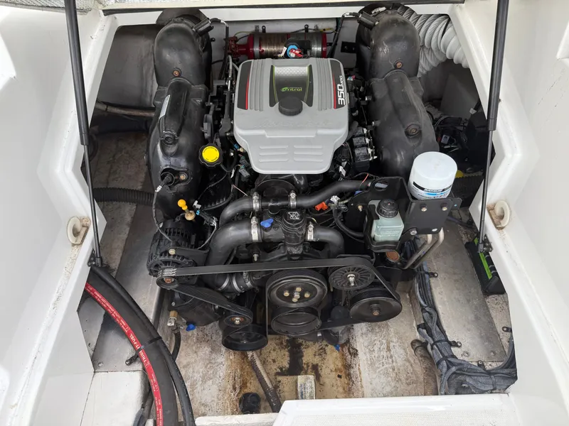 Slide: The Image of Cruisers Yachts 258 Bowrider 2013 - 34