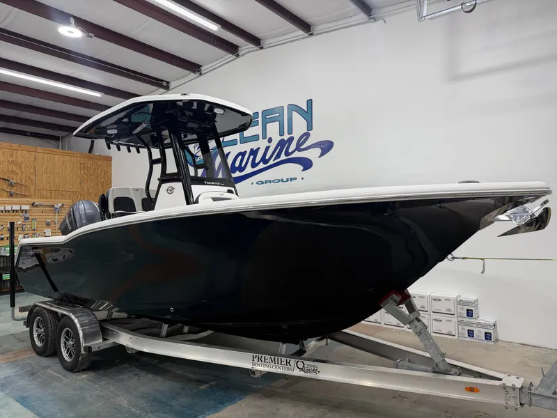 Slide: The Image of Tidewater 232 CC Adventure 2026 - 14