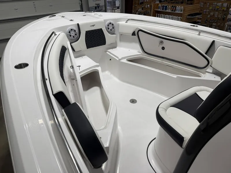 Slide: The Image of Tidewater 232 CC Adventure 2026 - 9