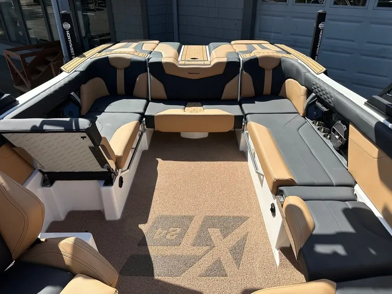 Slide: The Image of MasterCraft XT24 2022 - 13