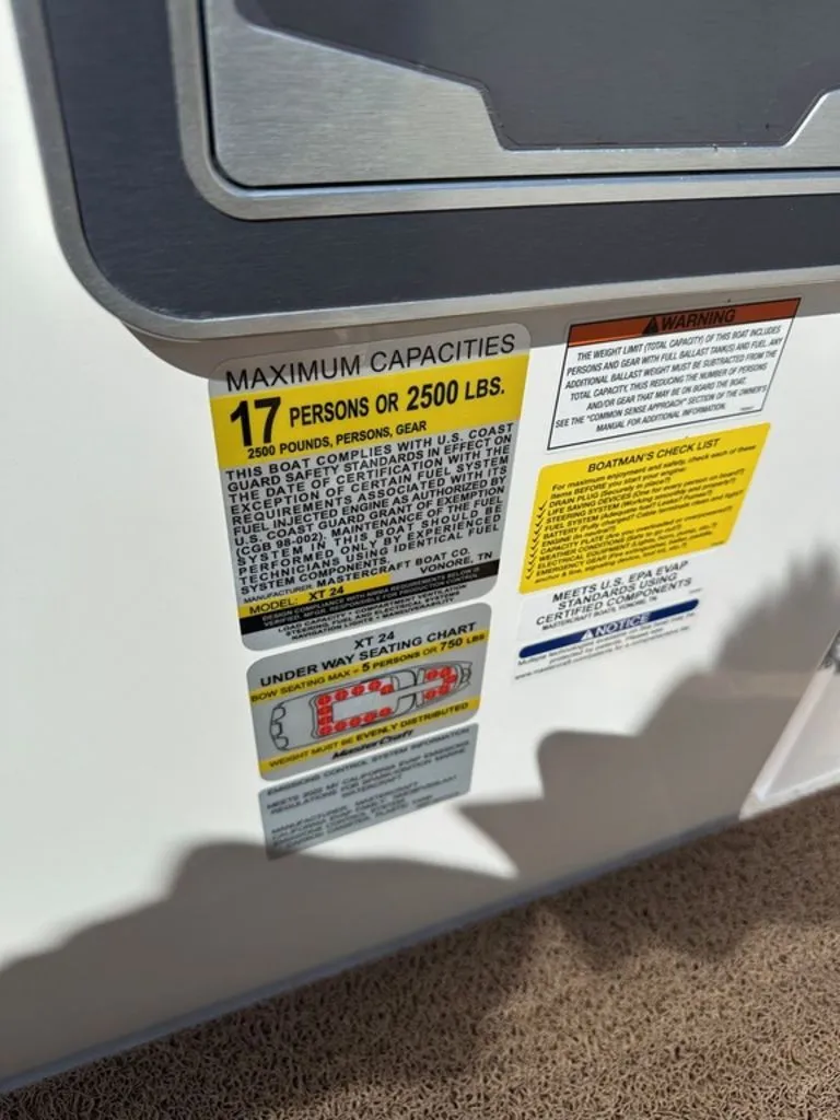 Slide: The Image of MasterCraft XT24 2022 - 15