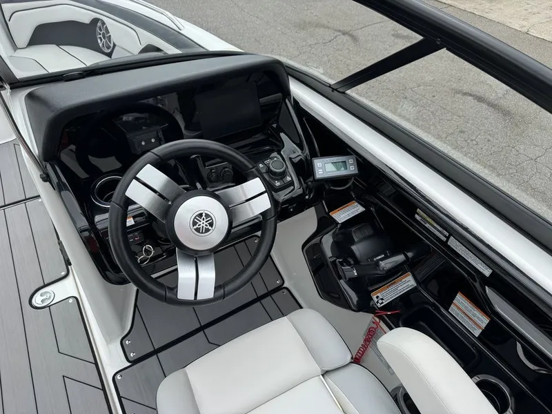 Slide: The Image of Yamaha 212X 2019 - 3