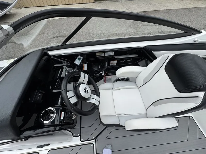 Slide: The Image of Yamaha 212X 2019 - 7