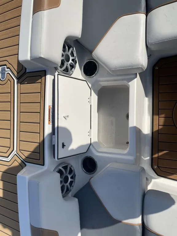 Slide: The Image of Starcraft SVX 211 IO 2025 - 17
