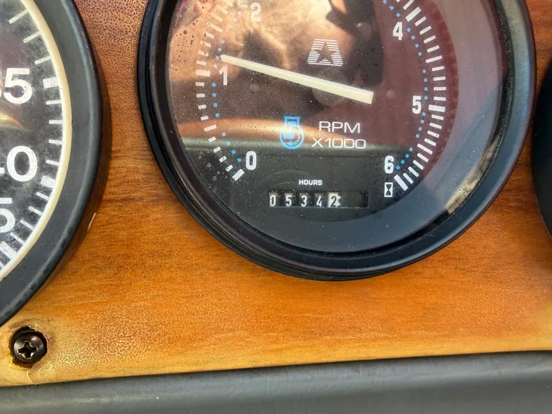 Slide: The Image of 1997 MasterCraft Prostar 205 tachometer showing 5342 hours. - 11