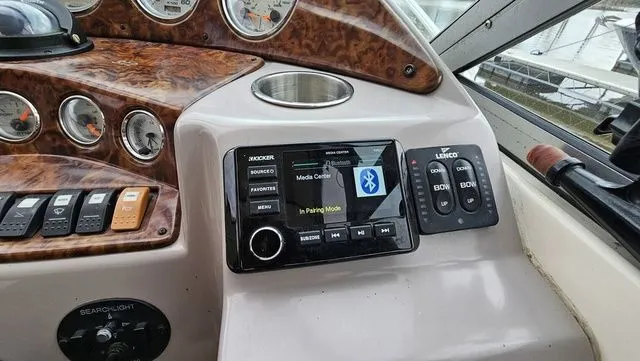 Slide: The Image of Rinker Fiesta Vee 312 2004 - 13