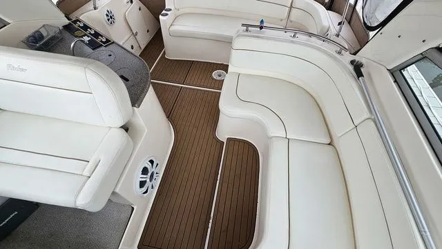 Slide: The Image of Rinker Fiesta Vee 312 2004 - 16