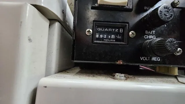 Slide: The Image of Rinker Fiesta Vee 312 2004 - 29