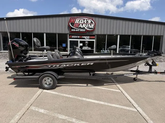 The Image of Tracker Pro Team 190 TX 2020 - 1