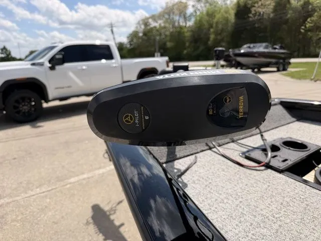 Slide: The Image of Tracker Pro Team 190 TX 2020 - 10