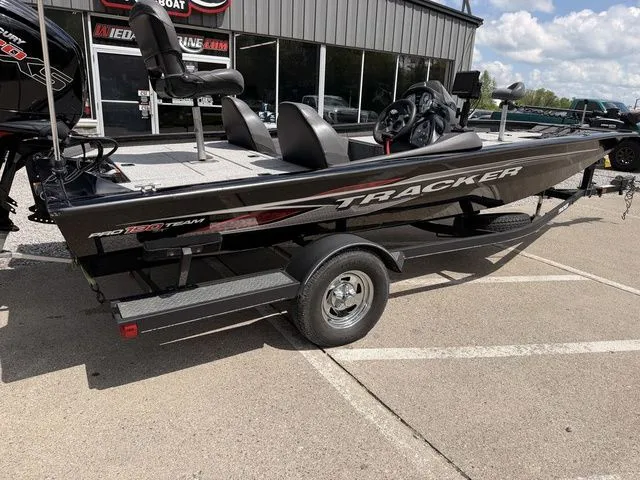 Slide: The Image of Tracker Pro Team 190 TX 2020 - 3