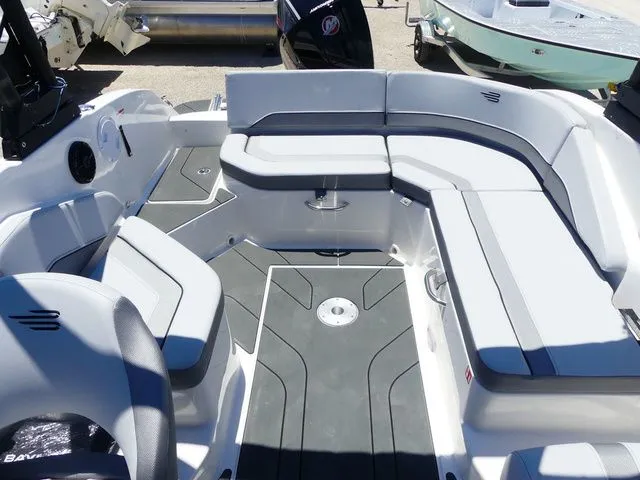 Slide: The Image of Bayliner V20 Bowrider 2026 - 12