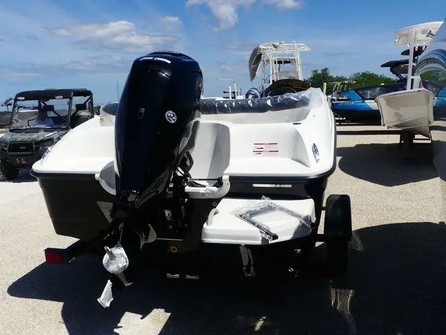 Slide: The Image of Bayliner Element E16 2026 - 4