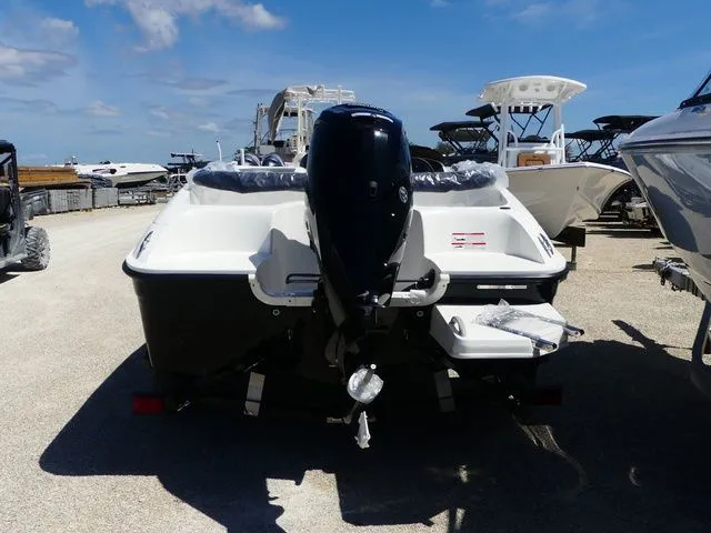 Slide: The Image of Bayliner Element E16 2026 - 5