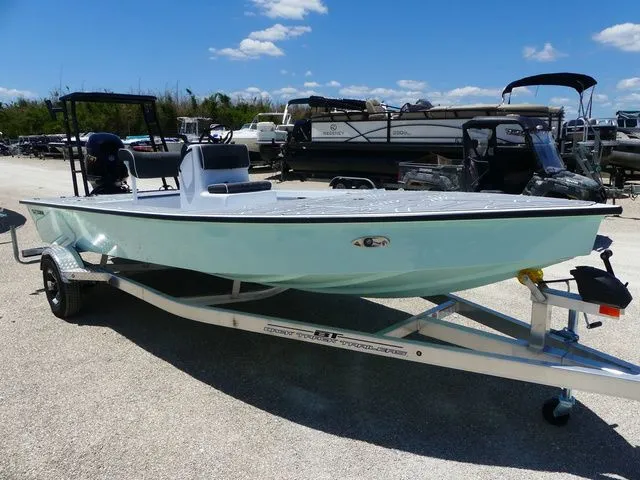Slide: The Image of Xpress Skiff 185 2026 - 3