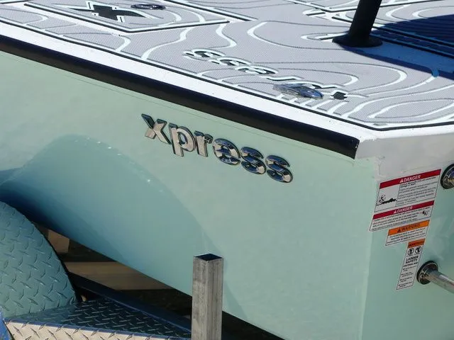 Slide: The Image of Xpress Skiff 185 2026 - 7