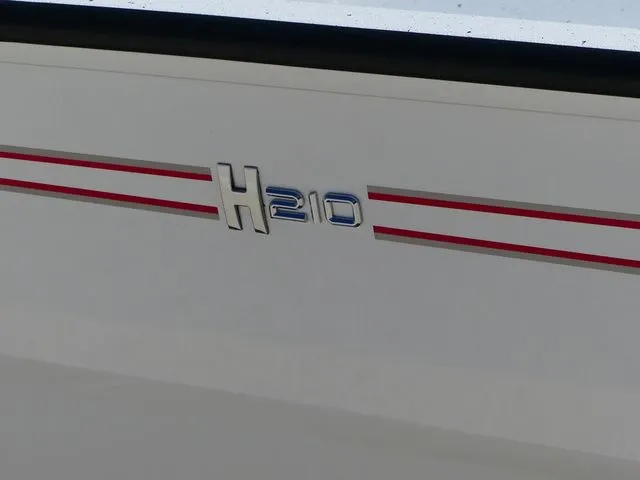Slide: The Image of Xpress HYPER-LIFT H210B 2026 - 8