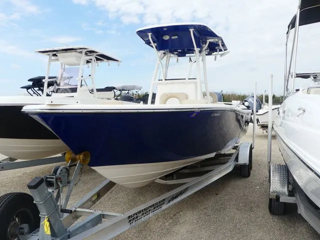 The Image of Sea Born LX24 Center Console 2020 - 1