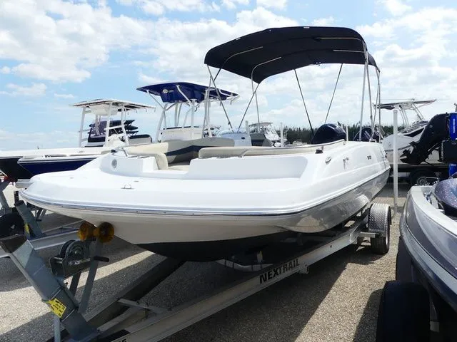 The Image of Hurricane SUNDECK SPORT 201 2020 - 1
