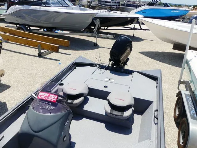 Slide: The Image of Alumacraft 175 PROWLER 2019 - 14