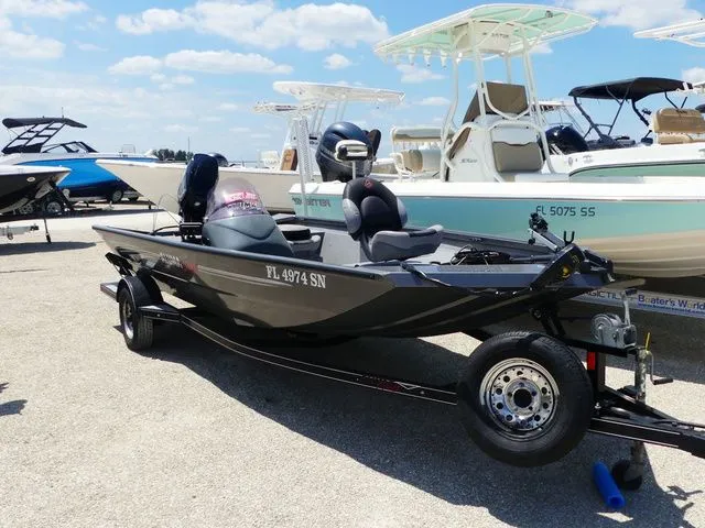Slide: The Image of Alumacraft 175 PROWLER 2019 - 3