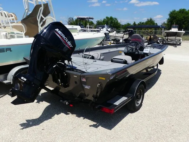 Slide: The Image of Alumacraft 175 PROWLER 2019 - 4