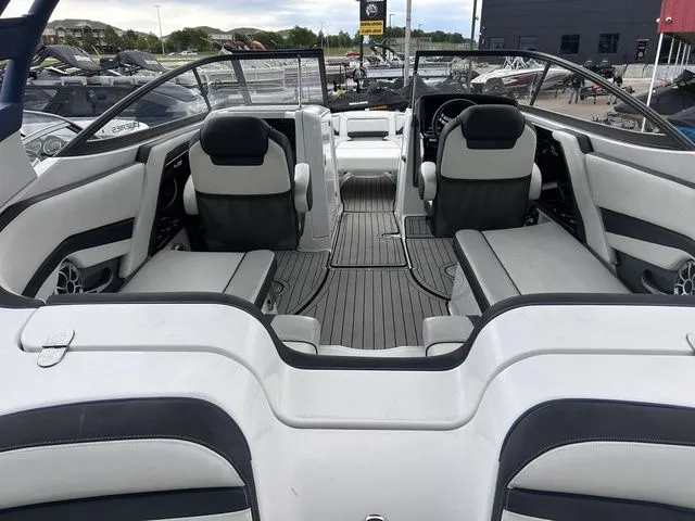 Slide: The Image of Yamaha 242SE 2020 - 14