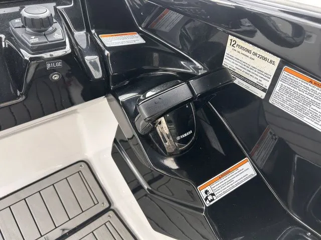 Slide: The Image of Yamaha 242SE 2020 - 26