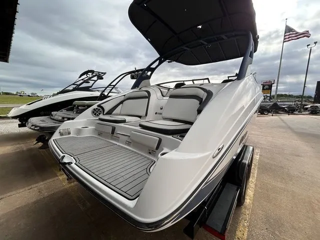Slide: The Image of Yamaha 242SE 2020 - 7