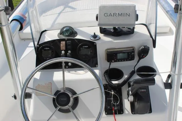 Slide: The Image of Boston Whaler 17 Montauk 2003 - 13