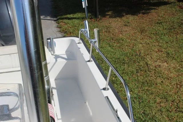 Slide: The Image of Boston Whaler 17 Montauk 2003 - 15