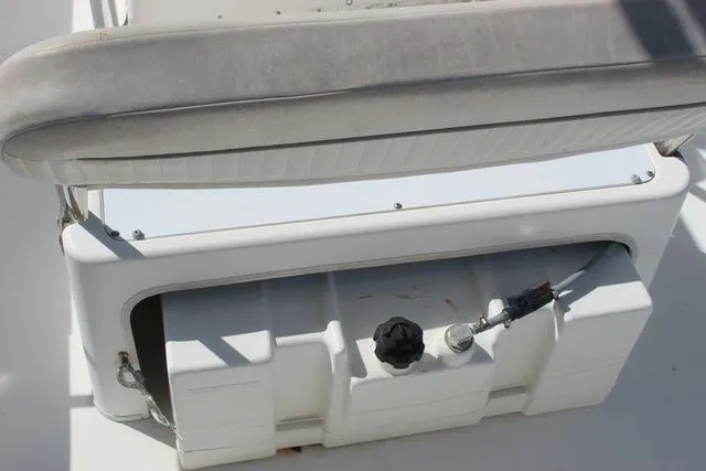 Slide: The Image of Boston Whaler 17 Montauk 2003 - 17