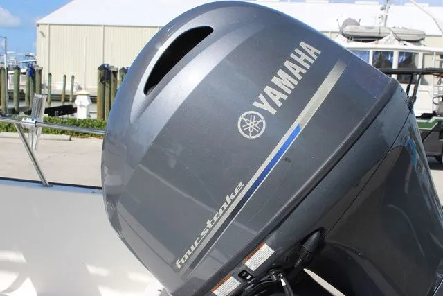 Slide: The Image of Boston Whaler 17 Montauk 2003 - 23