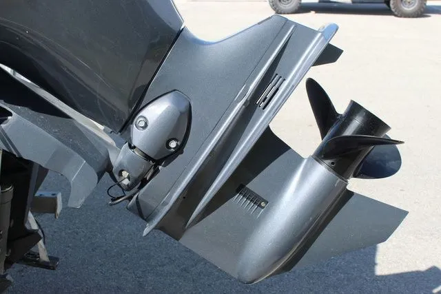Slide: The Image of Boston Whaler 17 Montauk 2003 - 24