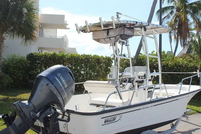 Slide: The Image of Boston Whaler 17 Montauk 2003 - 4