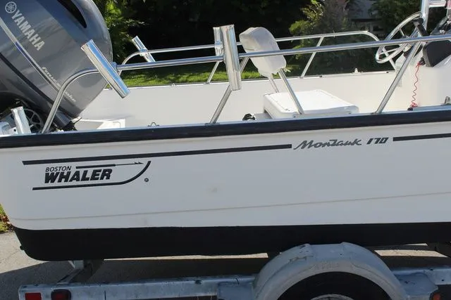 Slide: The Image of Boston Whaler 17 Montauk 2003 - 7