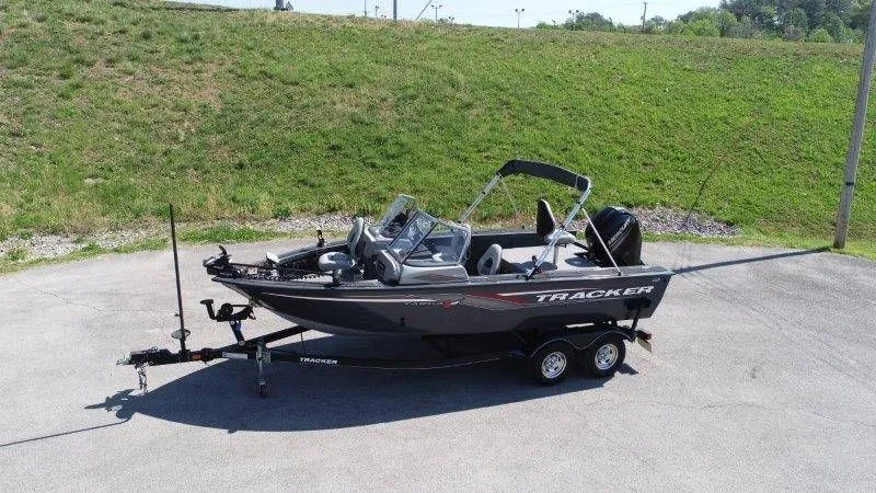 The Image of 2019 Tracker Targa V18 boat on trailer, side view. - 1