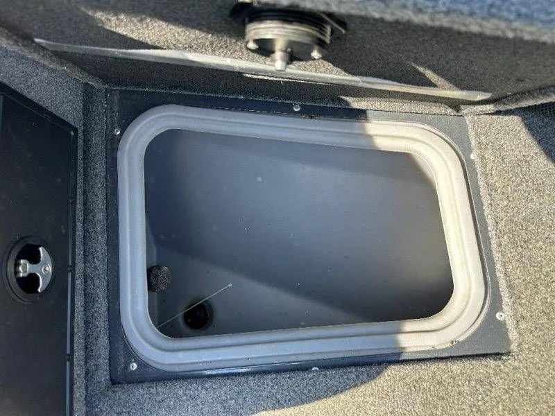 Slide: The Image of Interior of a 2019 Tracker Targa V18 boat compartment. - 20