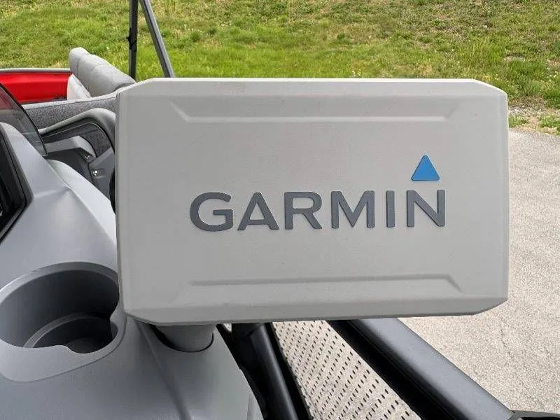 Slide: The Image of Garmin device on Sea-Doo Switch Cruise 21, 2023 model. - 37