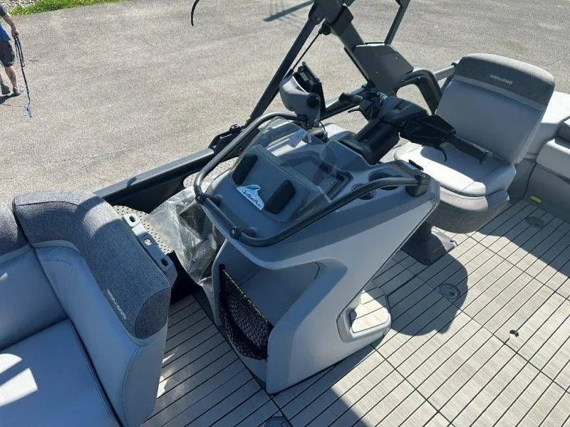 Slide: The Image of Interior of the 2022 Sea-Doo Switch Cruise 18. - 28