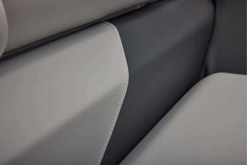 Slide: The Image of Sun Tracker Party Barge 22 RF DLX 2026 - 17