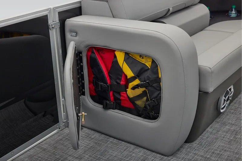 Slide: The Image of Sun Tracker Party Barge 22 RF DLX 2026 - 19